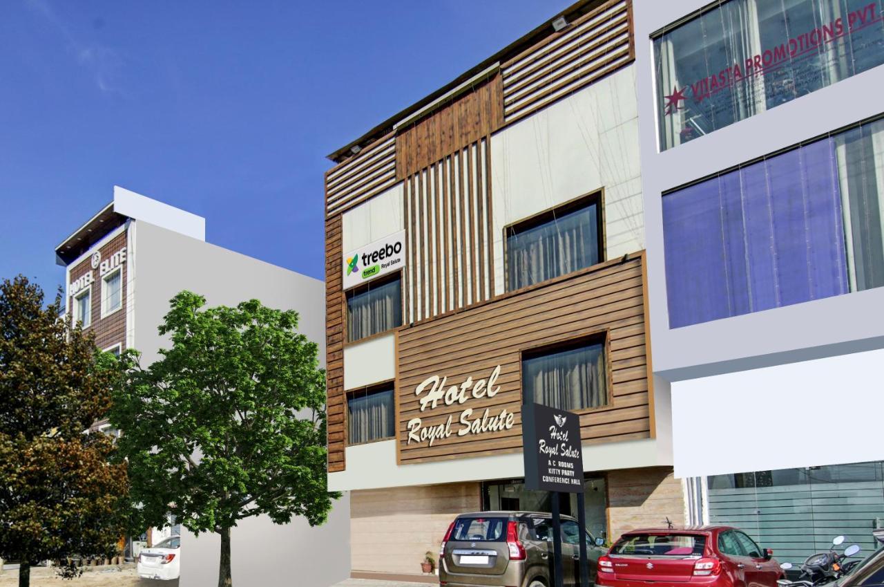 Hotel Treebo Royal Salute, Zirakpur Exterior foto