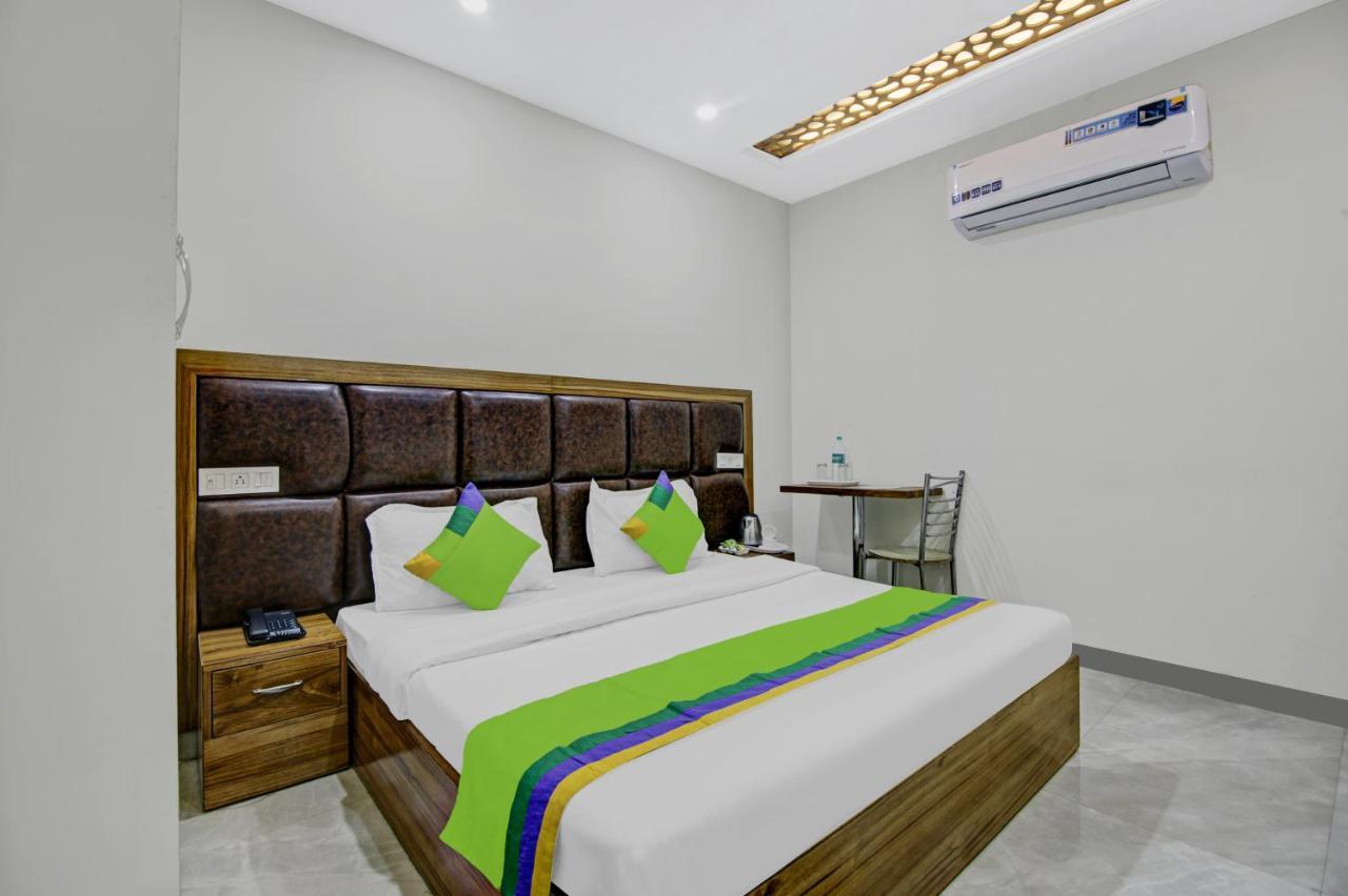 Hotel Treebo Royal Salute, Zirakpur Exterior foto