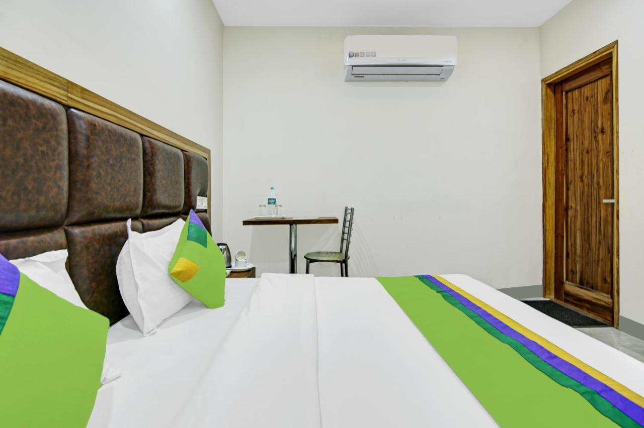 Hotel Treebo Royal Salute, Zirakpur Exterior foto
